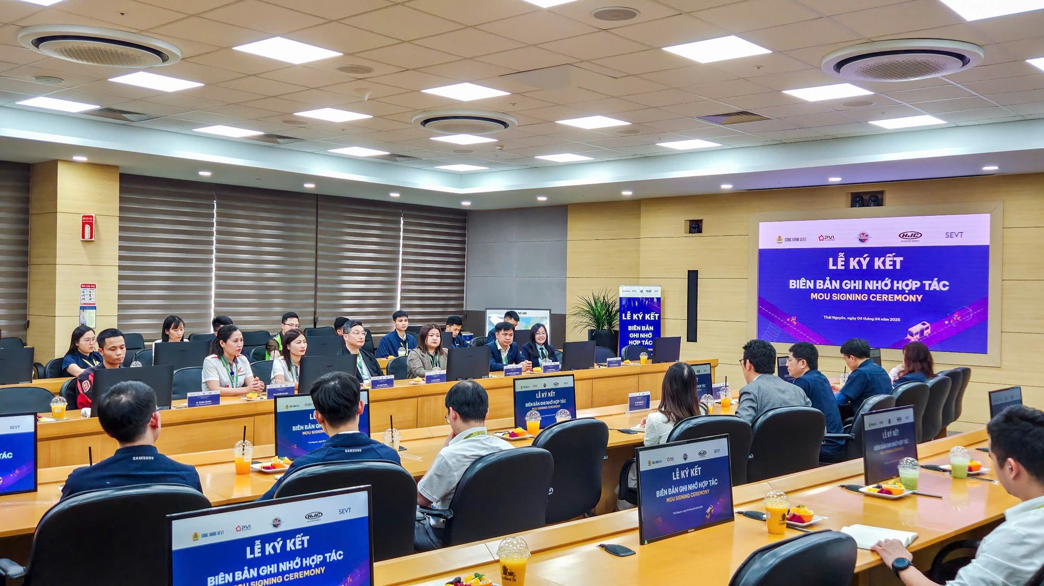 Lễ kí kết của hjc vina